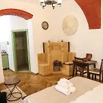 Krone Πανσιόν Μπρασόβ